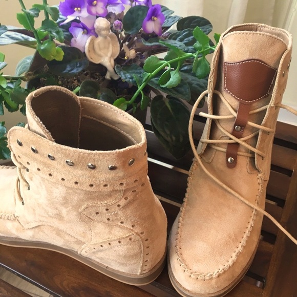 boutique Shoes - READ DETAILS~ HIDDEN WEDGE TAN BOOTIE WITH SILVER SMALL STUD EMBELLISHMENT